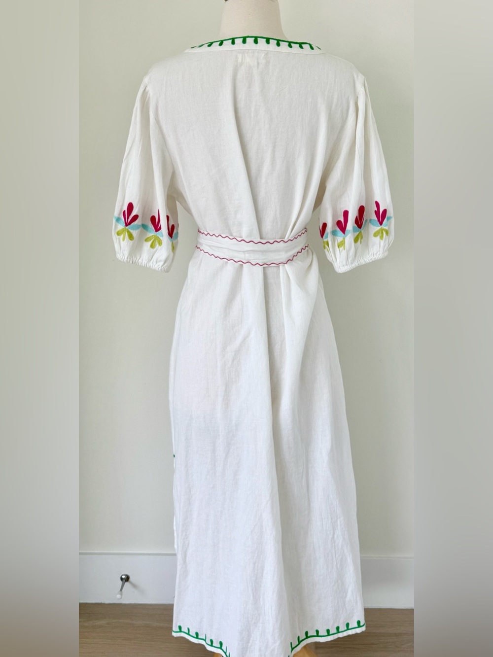 Roller Rabbit Embroidery Caftan Tie Dress White Pink Floral Dress Size S - Picture 6 of 10